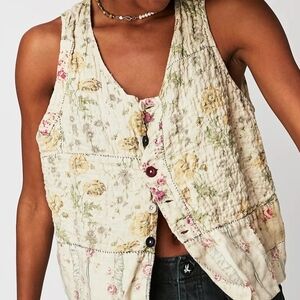 Magnolia Pearl Floral Quilted Vest